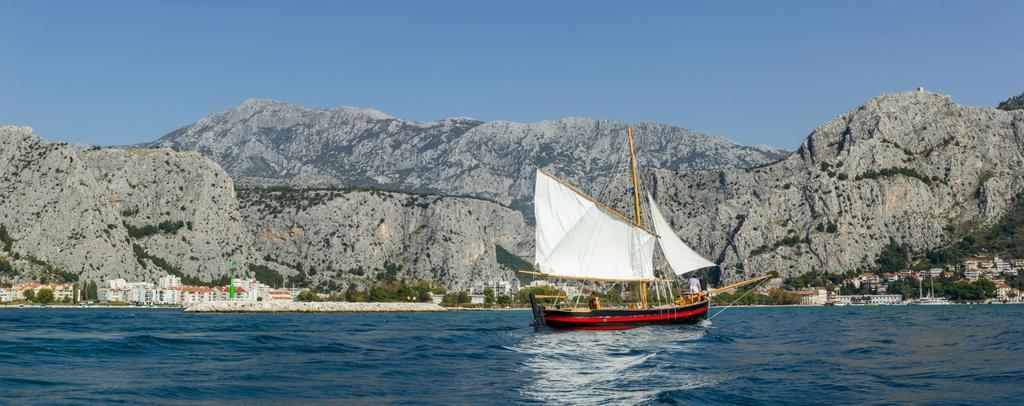 Inn By The River Omiš Exterior foto